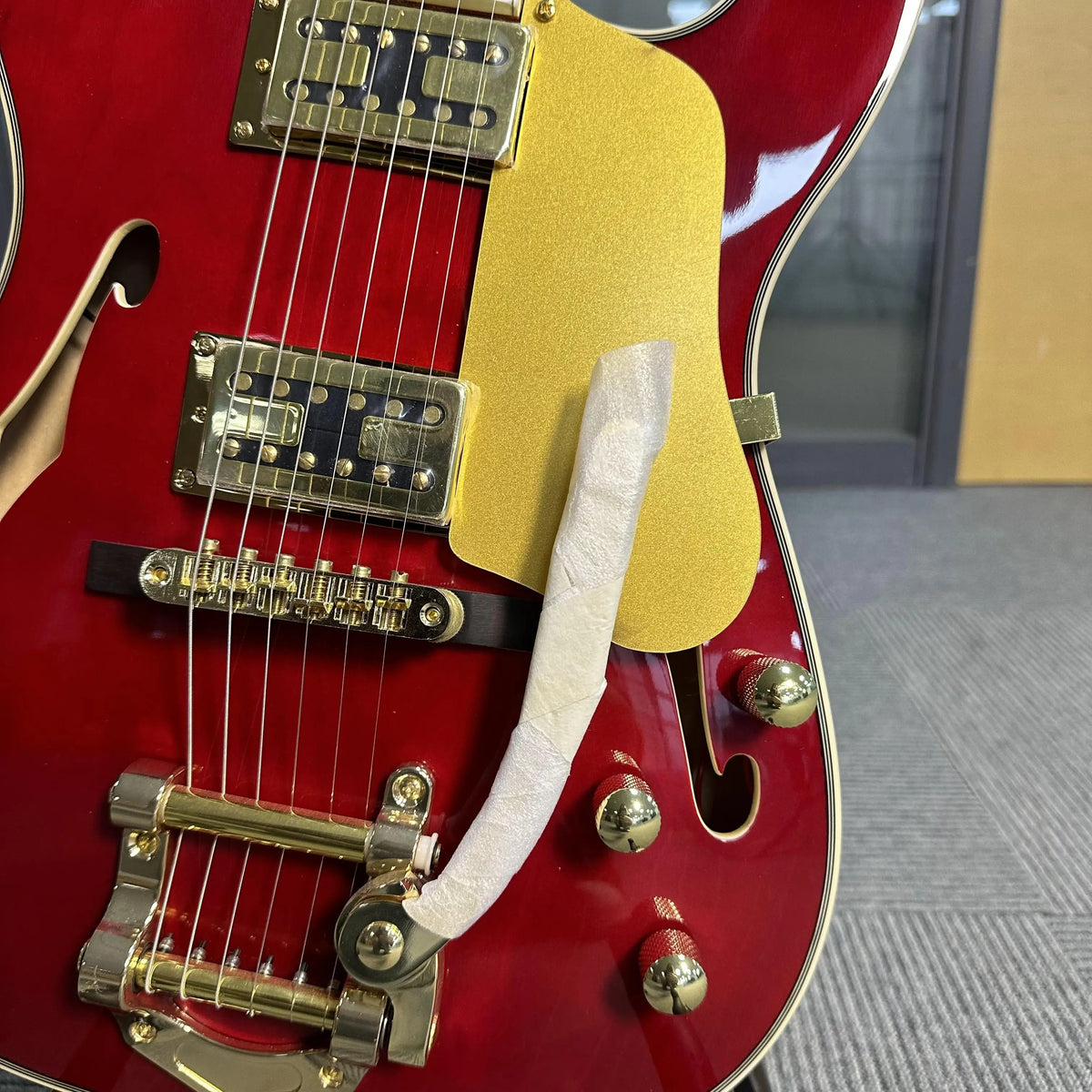 F-Shaped Soundhole Red Electric Guitar Semi-Hollow Body Rosewood Fingerboard 22 Fret Positions 6 Strings Christmas Gifts American Warehouse Free Shipping